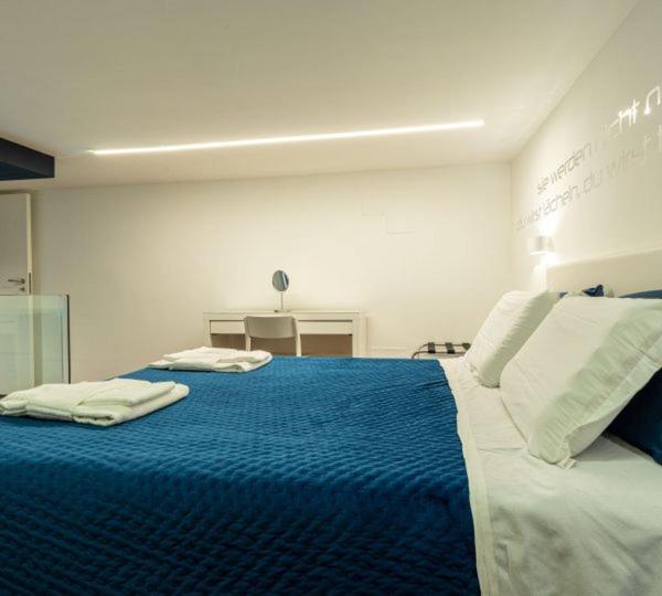 ナポリ Skyhouse Duomo Bed & Breakfast エクステリア 写真