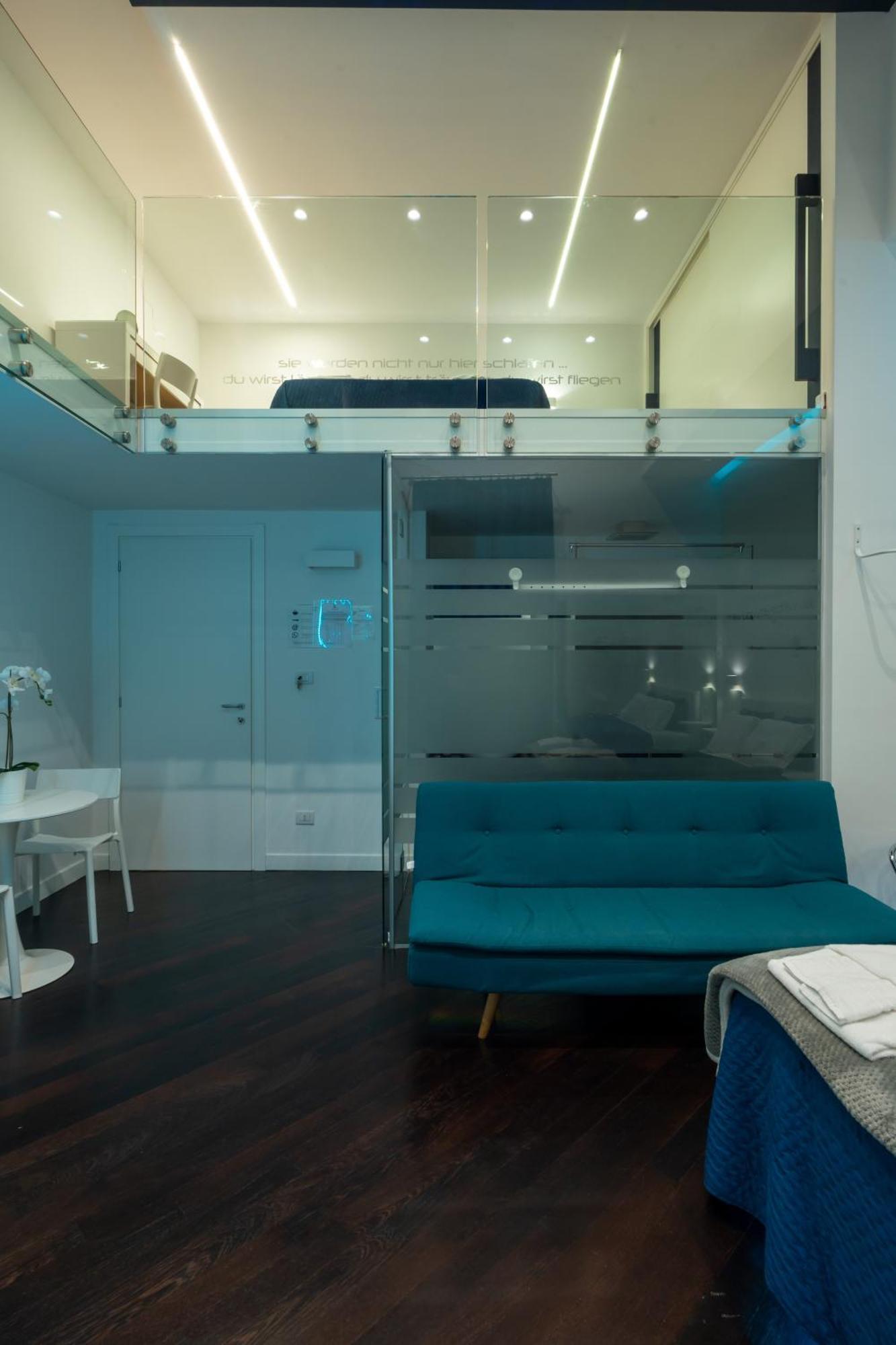ナポリ Skyhouse Duomo Bed & Breakfast エクステリア 写真