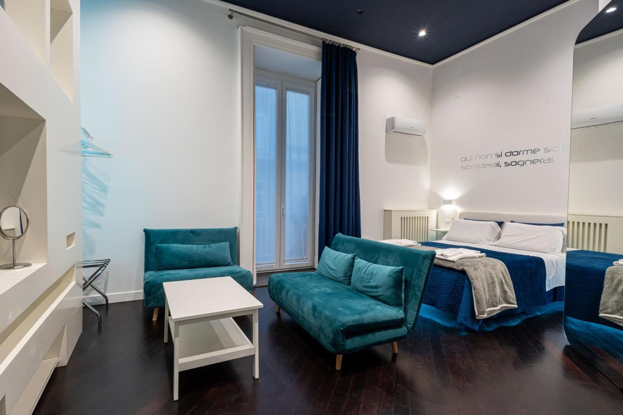 ナポリ Skyhouse Duomo Bed & Breakfast エクステリア 写真
