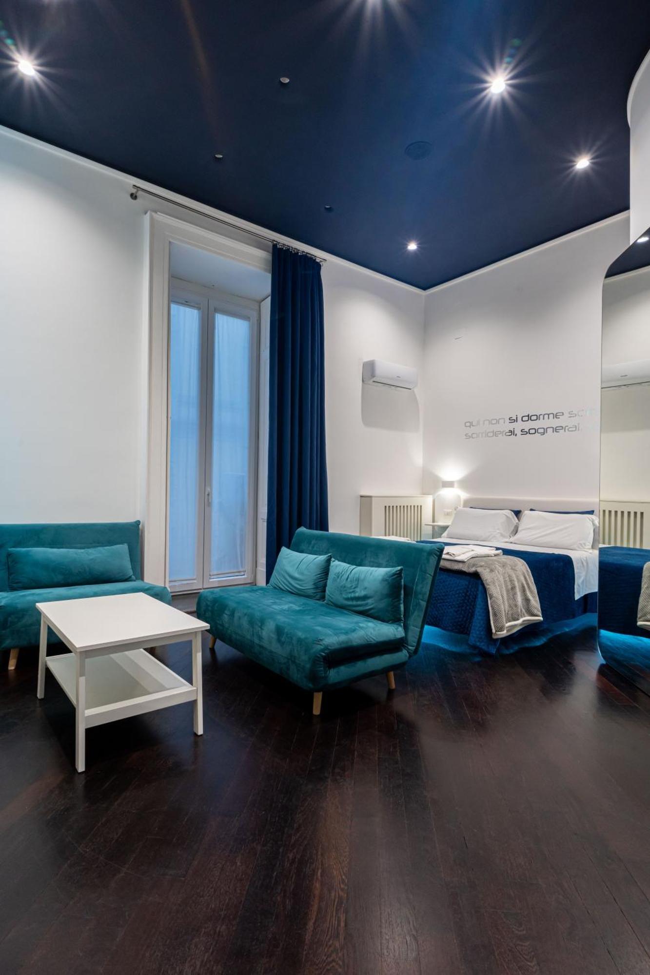 ナポリ Skyhouse Duomo Bed & Breakfast エクステリア 写真