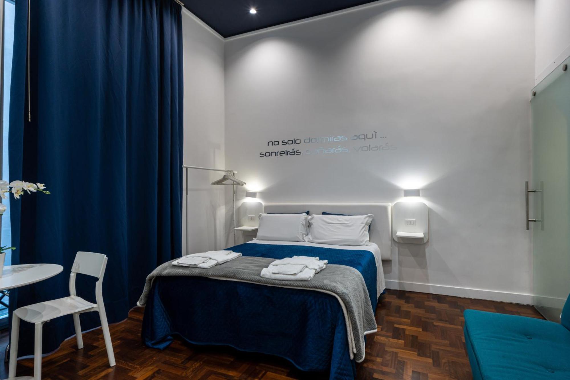 ナポリ Skyhouse Duomo Bed & Breakfast エクステリア 写真