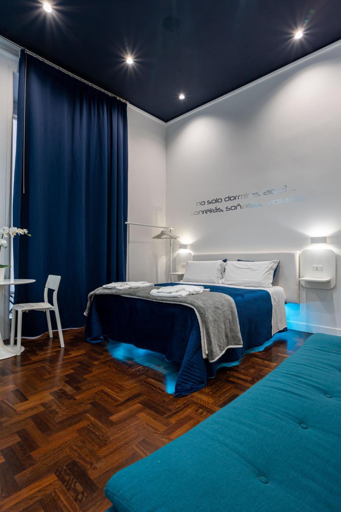 ナポリ Skyhouse Duomo Bed & Breakfast エクステリア 写真