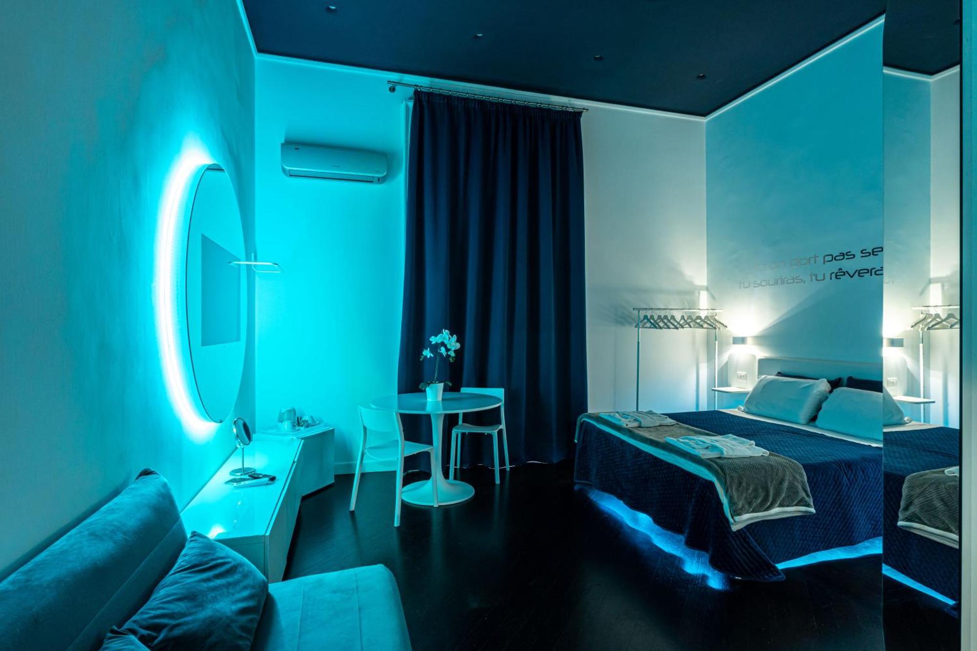 ナポリ Skyhouse Duomo Bed & Breakfast エクステリア 写真